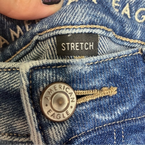 American Eagle Outfitters distressed destroyed mom jeans size 4 regular - Picture 5 of 8
